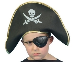Pirátský klobouk s lebkou a meči