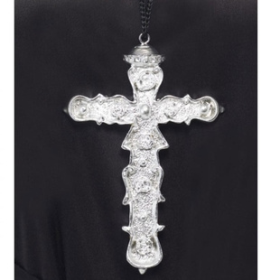 Ozdobný stříbrný kříž na krk
