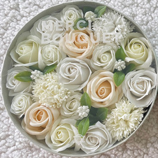 Kulatý box s mýdlovými květinami - Svatební