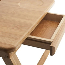 Dřevěný stolek na notebook do postele