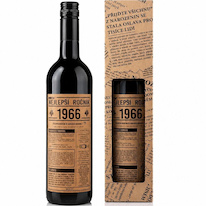 Červené víno pro rok narození 1966