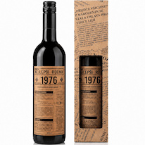 Červené víno pro rok narození 1976