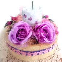 Textilní dort smetanový s růžemi a svící