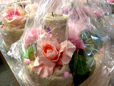 Textilní dort smetanový s růžemi a svící