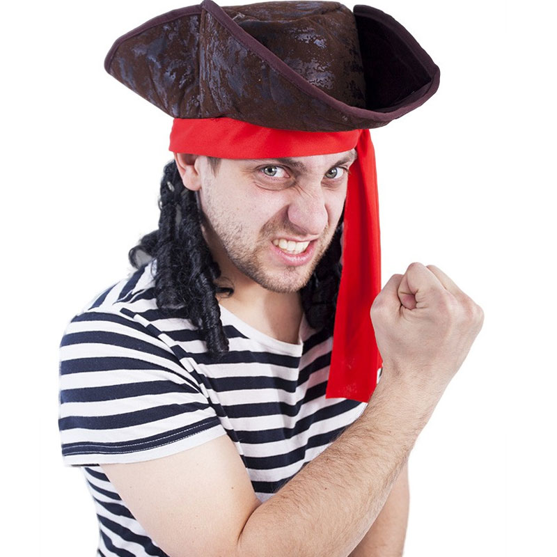 Hnědý pirátský klobouk s vlasy