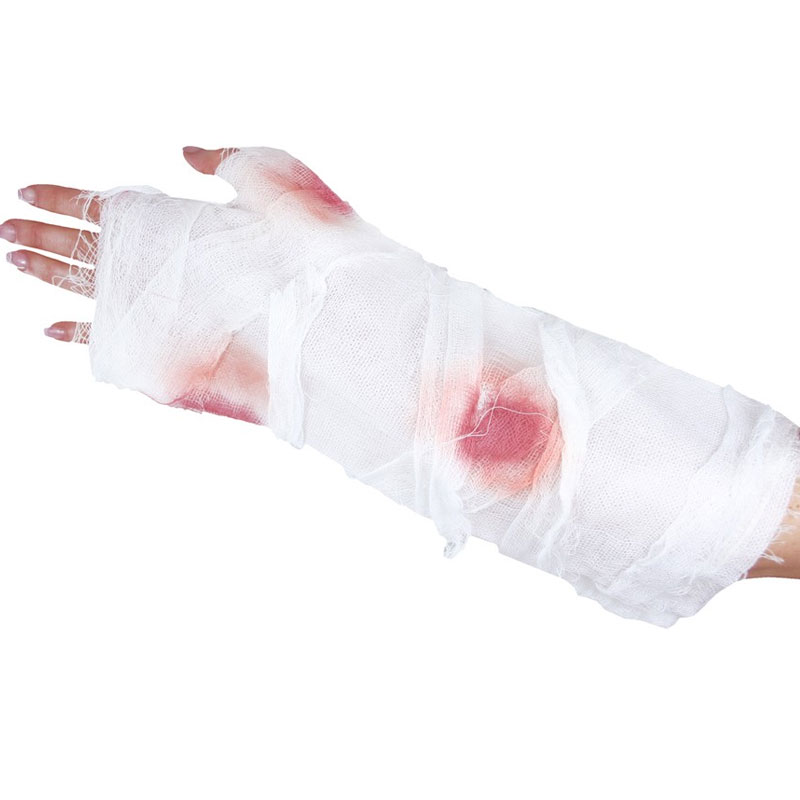 Obvaz s krví - poraněná ruka